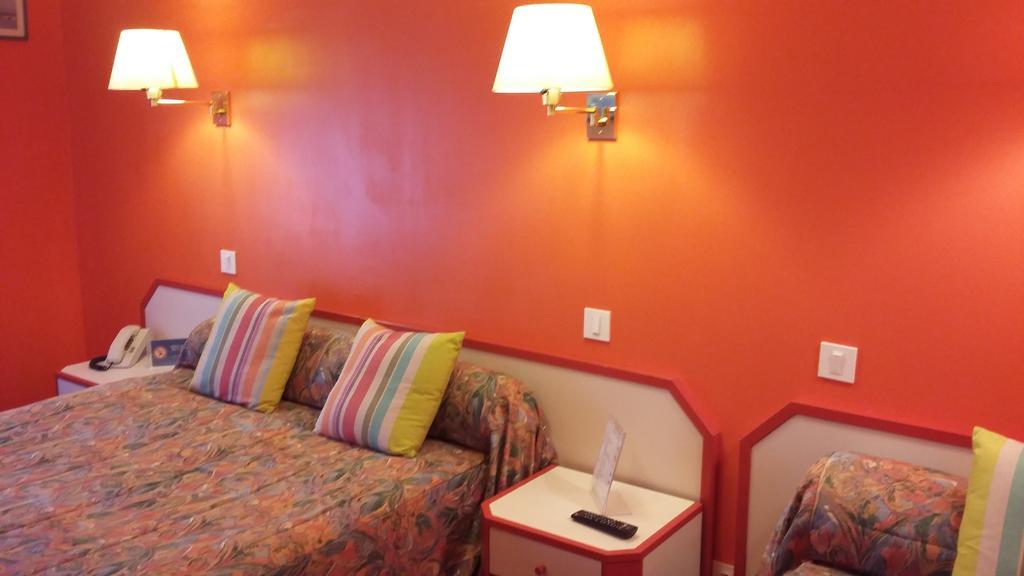 Maison Aux Cerisiers Hotel 2*