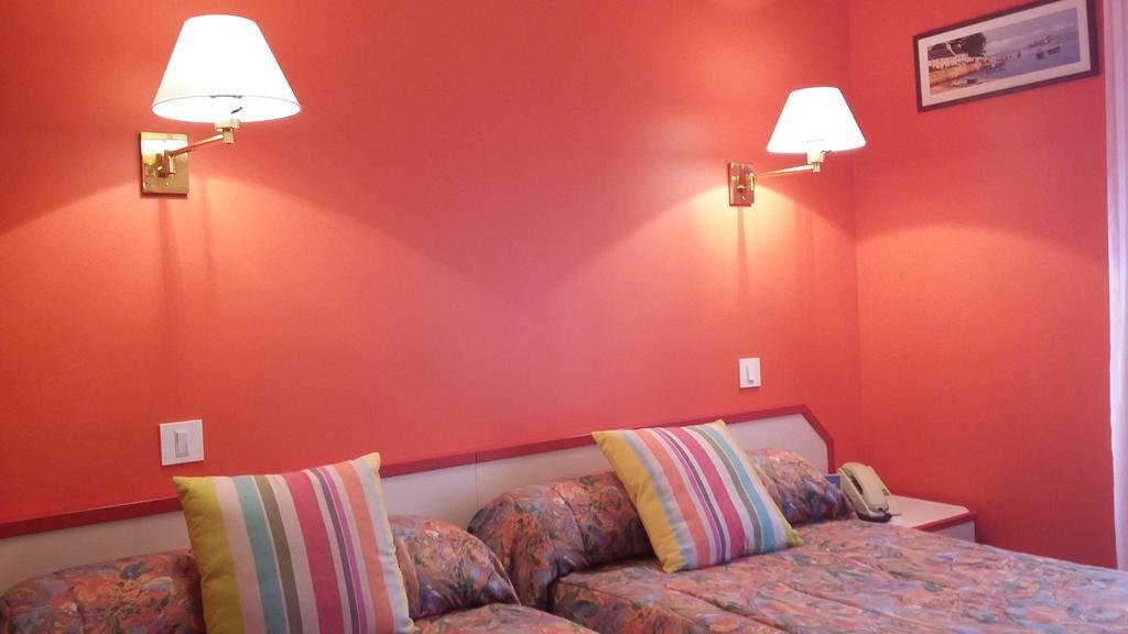 Maison Aux Cerisiers Hotel 2*